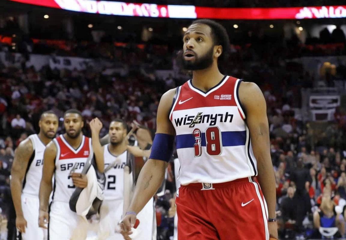 湖人战爵士、奇才斗马刺、猛龙迎雄鹿：NBA三场焦点战前瞻